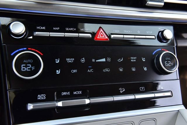 Used 2025 Hyundai Santa Fe Limited FWD image 16