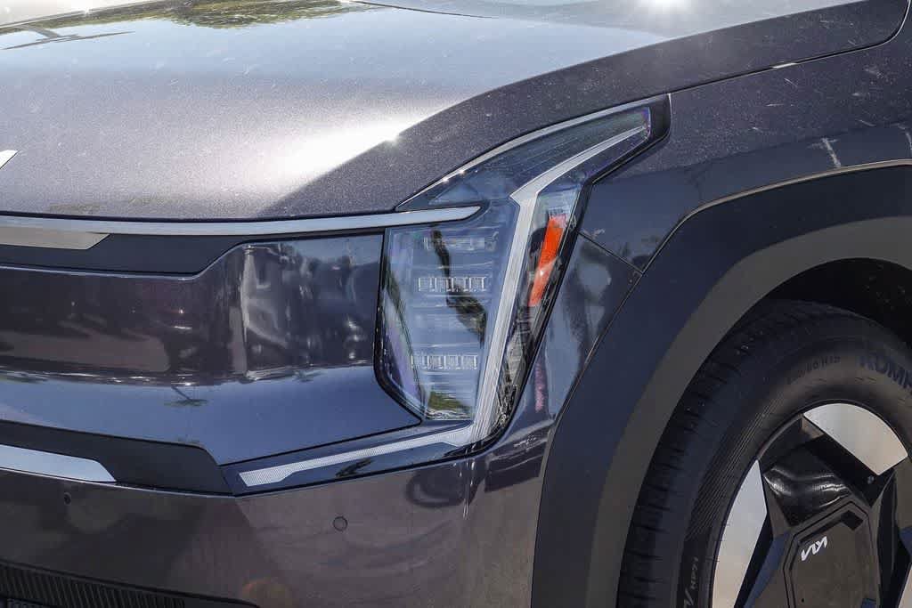 Certified 2024 Kia EV9 Wind AWD/4WD image 8
