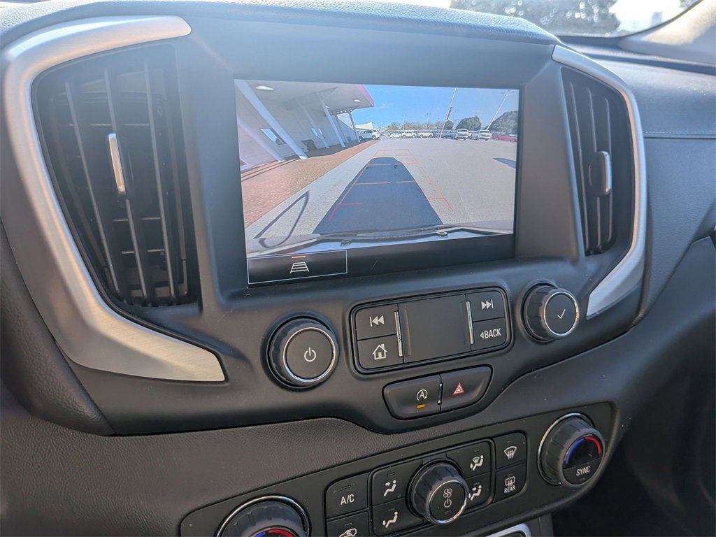 Used 2024 GMC Terrain SLT image 18