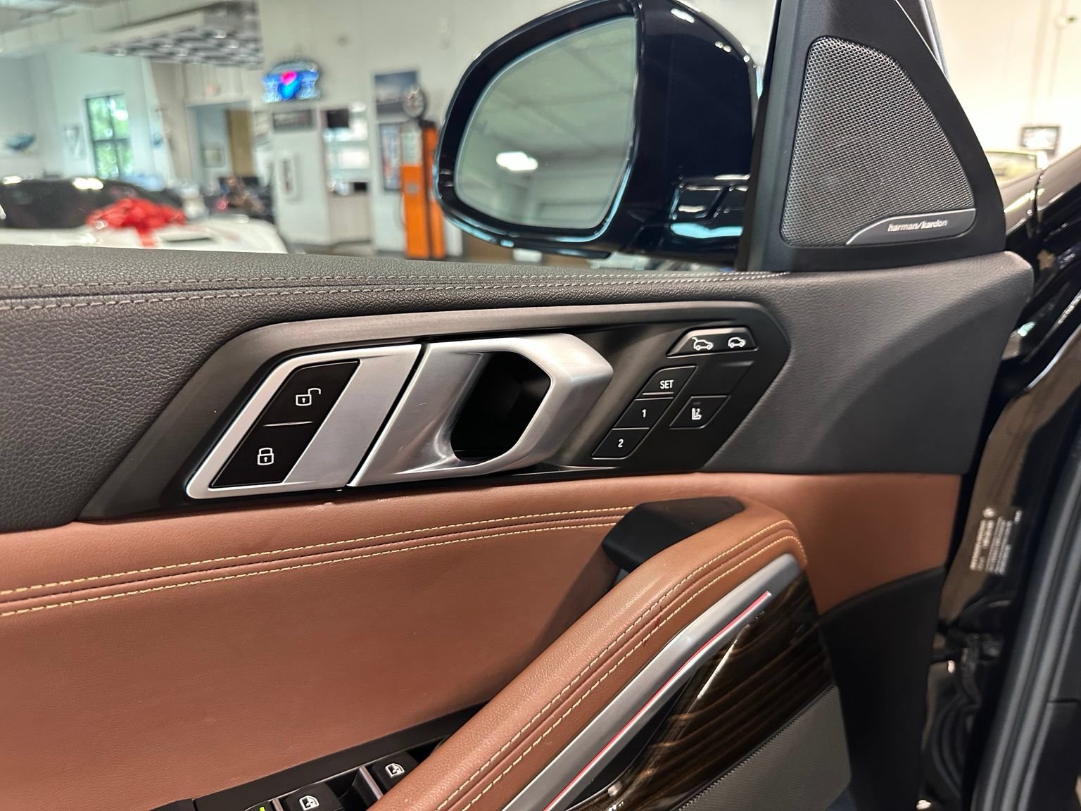 Used 2023 BMW X6 M50i AWD/4WD image 12