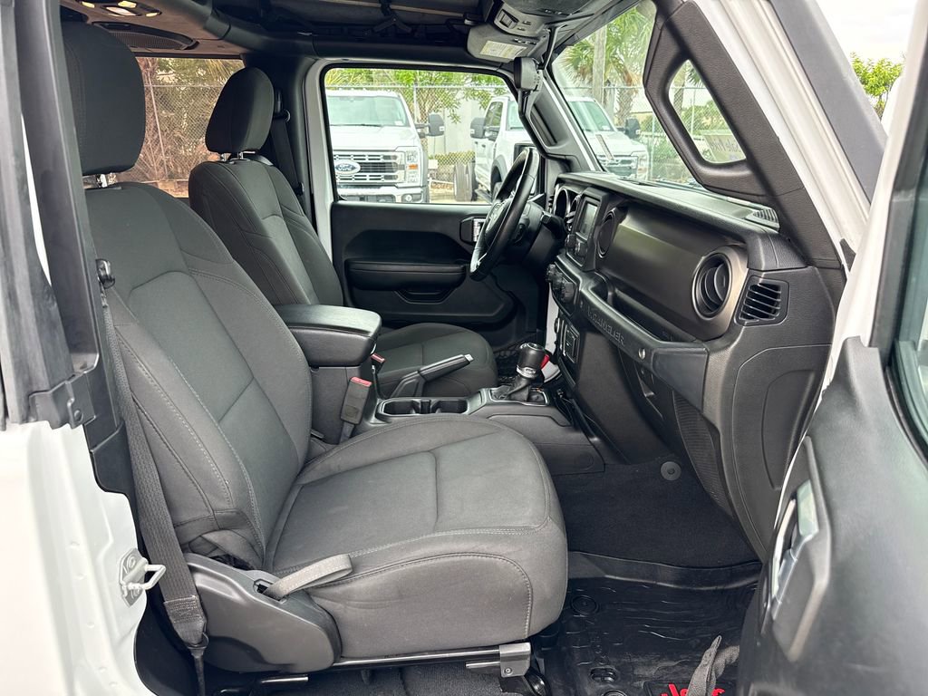 Used 2019 Jeep Wrangler Sport AWD/4WD image 23