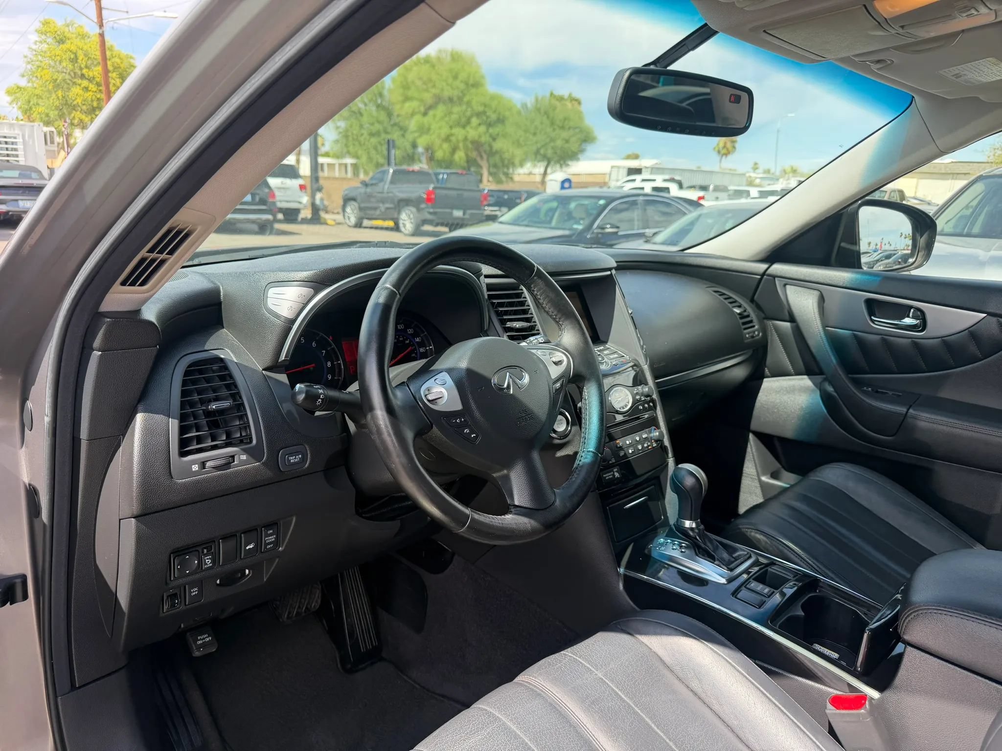 Used 2011 INFINITI FX35 AWD image 18