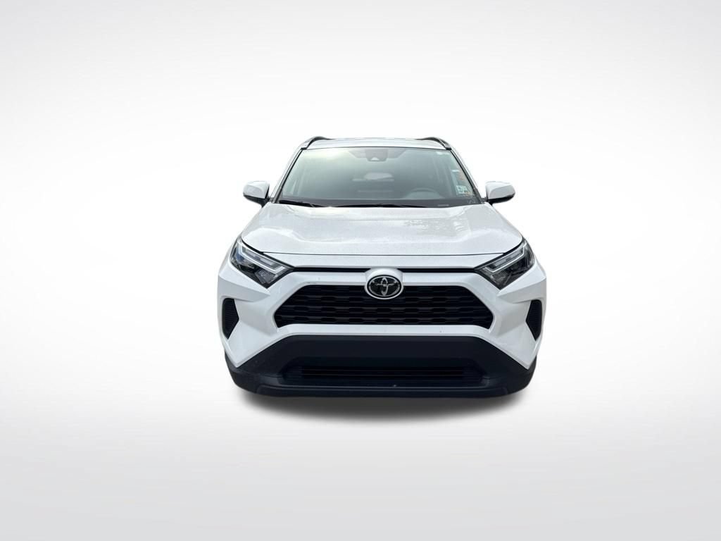 Used 2025 Toyota RAV4 XLE FWD image 3