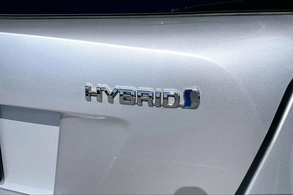 Used 2016 Toyota Prius Three Touring image 24