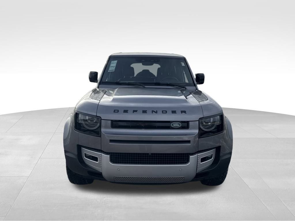 Used 2022 Land Rover Defender 110 SE image 4