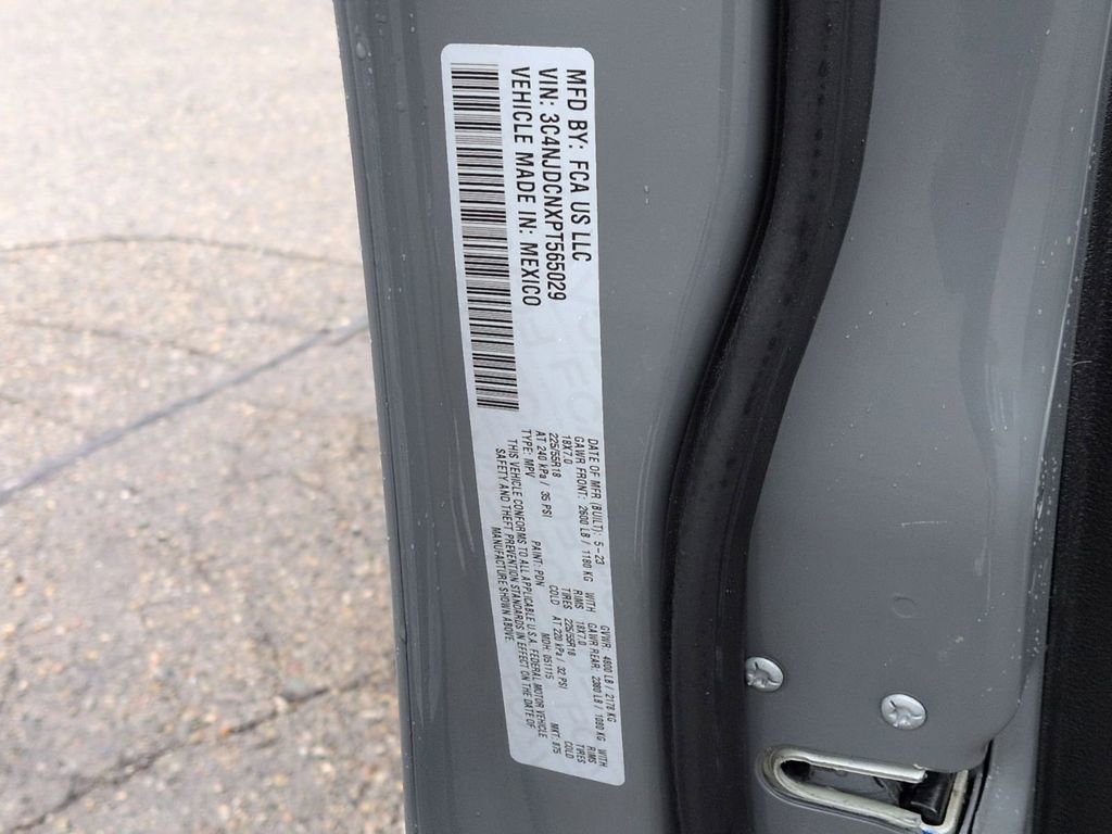 Used 2023 Jeep Compass Limited image 32