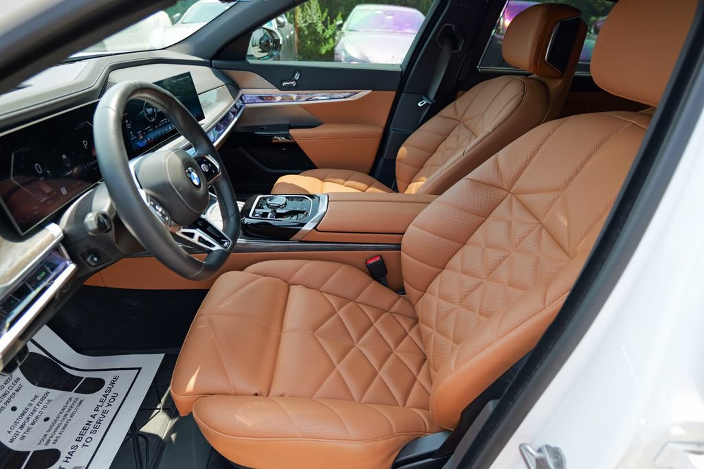 Used 2024 BMW 740i xDrive w/ Premium Package 2 AWD/4WD image 21