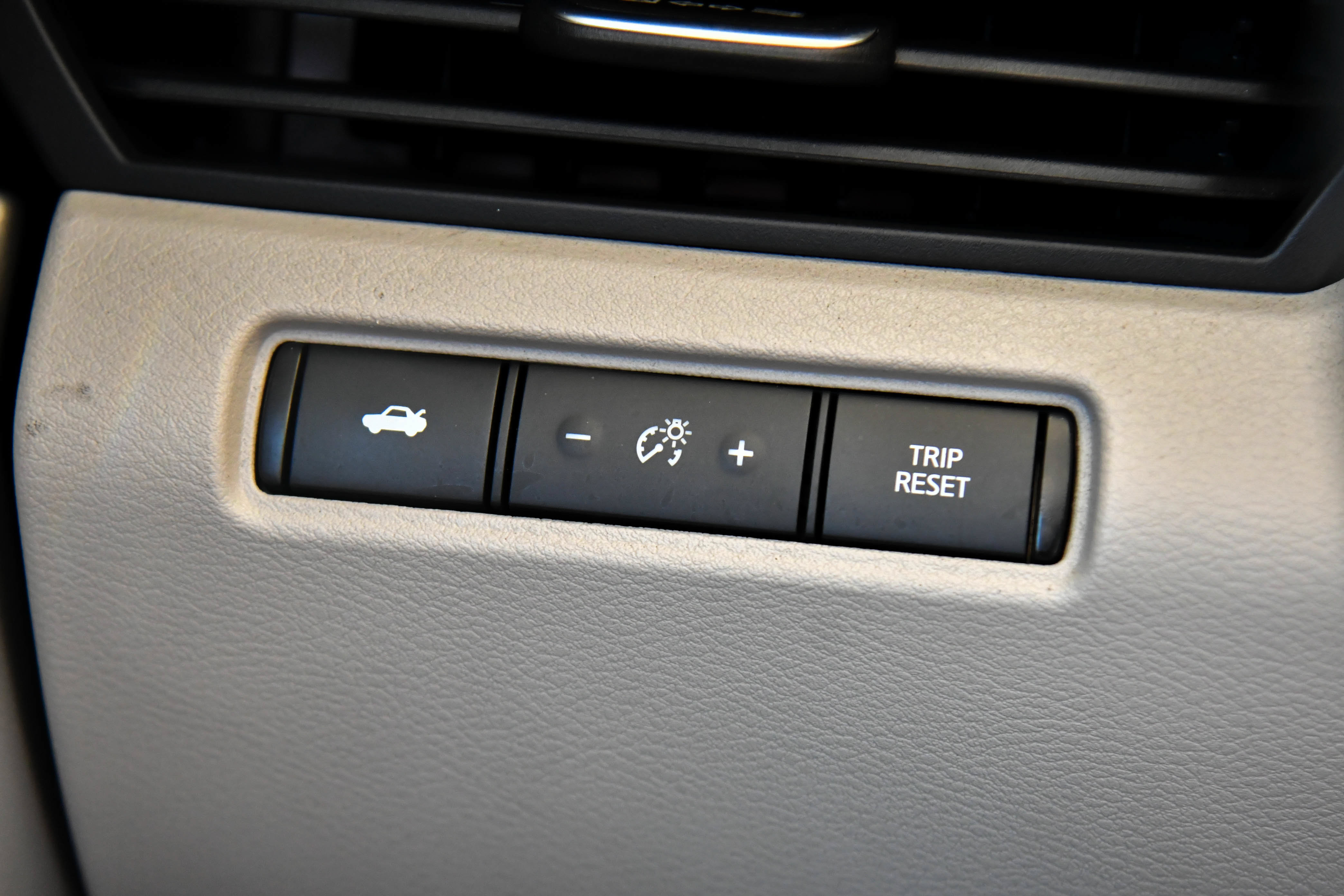 Used 2025 Nissan Altima 2.5 SV FWD image 30