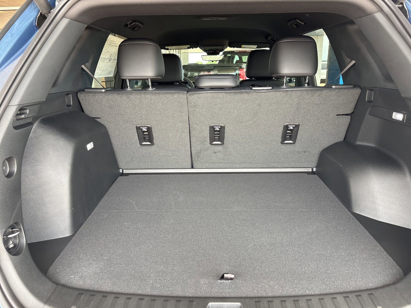 New 2026 Chevrolet Equinox LT w/ Convenience Package II FWD image 16