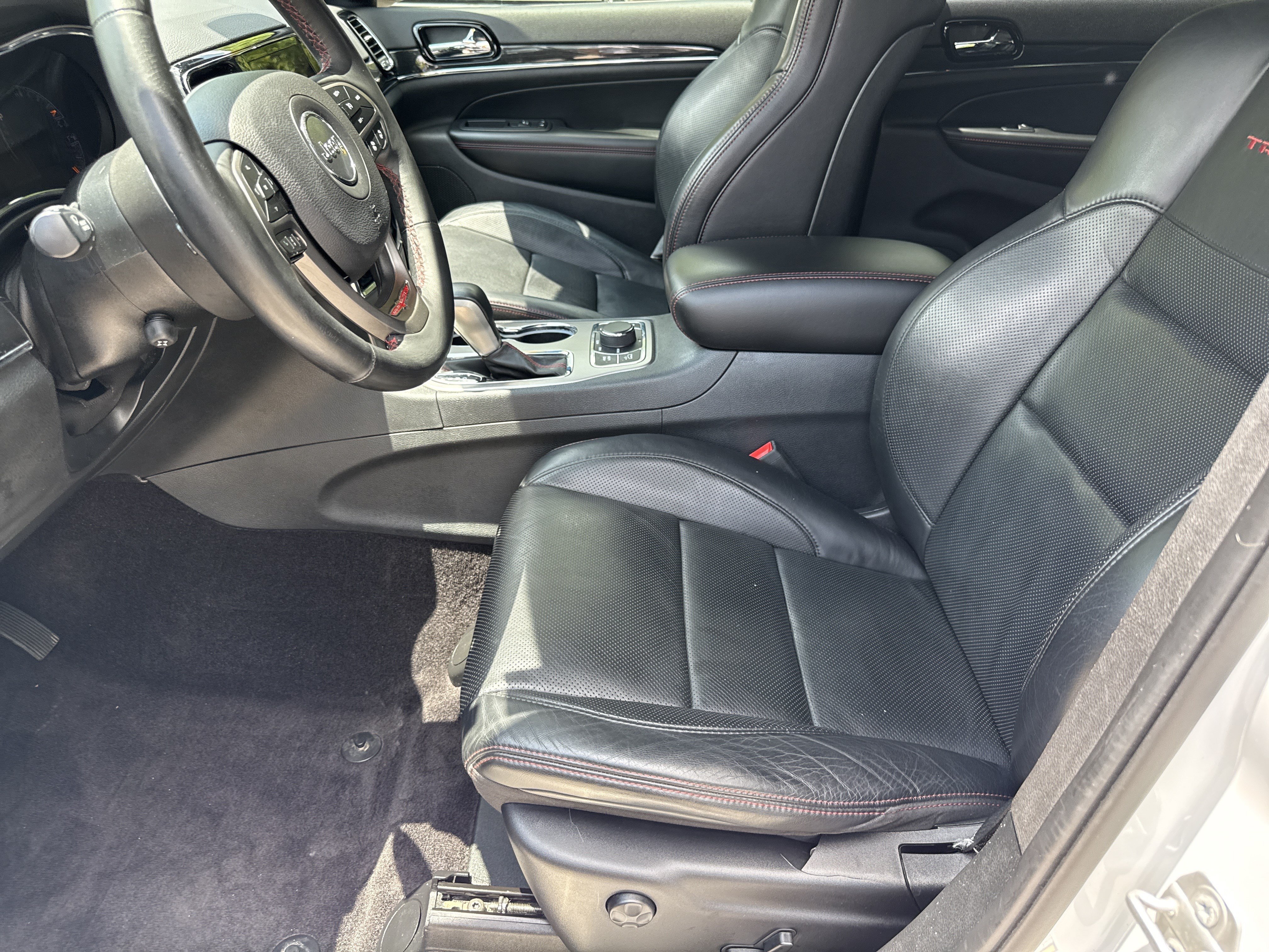 Used 2019 Jeep Grand Cherokee Trailhawk w/ Trailhawk Luxury Group AWD/4WD image 9