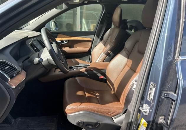 Used 2023 Volvo XC90 T8 Plus w/ Protection Package AWD/4WD image 2