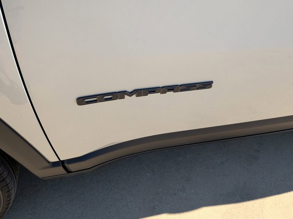 New 2026 Jeep Compass Latitude image 45