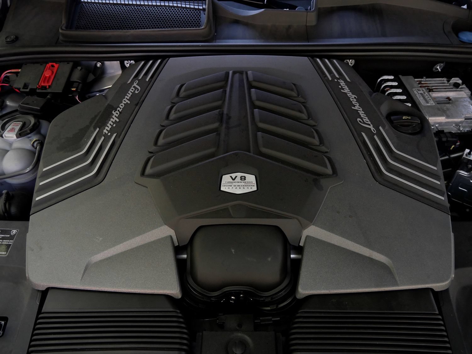 Used 2024 Lamborghini Urus Performante AWD/4WD image 26