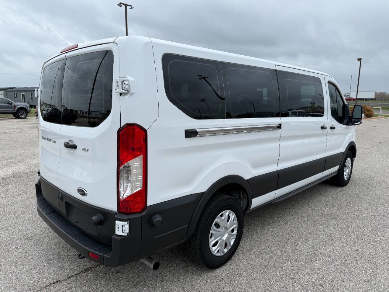 Used 2024 Ford Transit 350 XLT RWD image 5