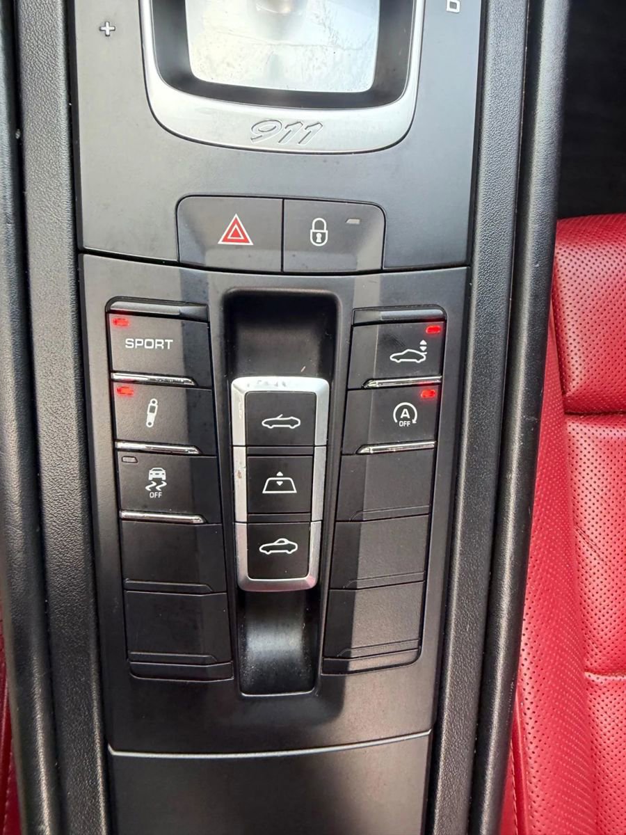 Used 2017 Porsche 911 Carrera image 16