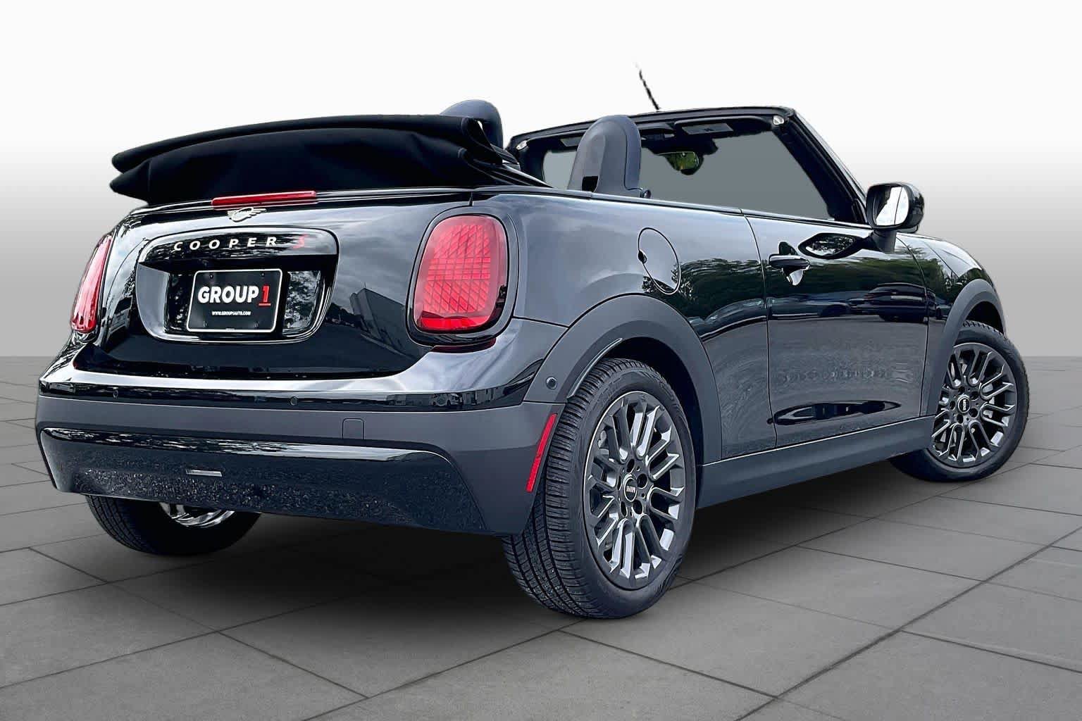 Used 2025 MINI Cooper S FWD image 12