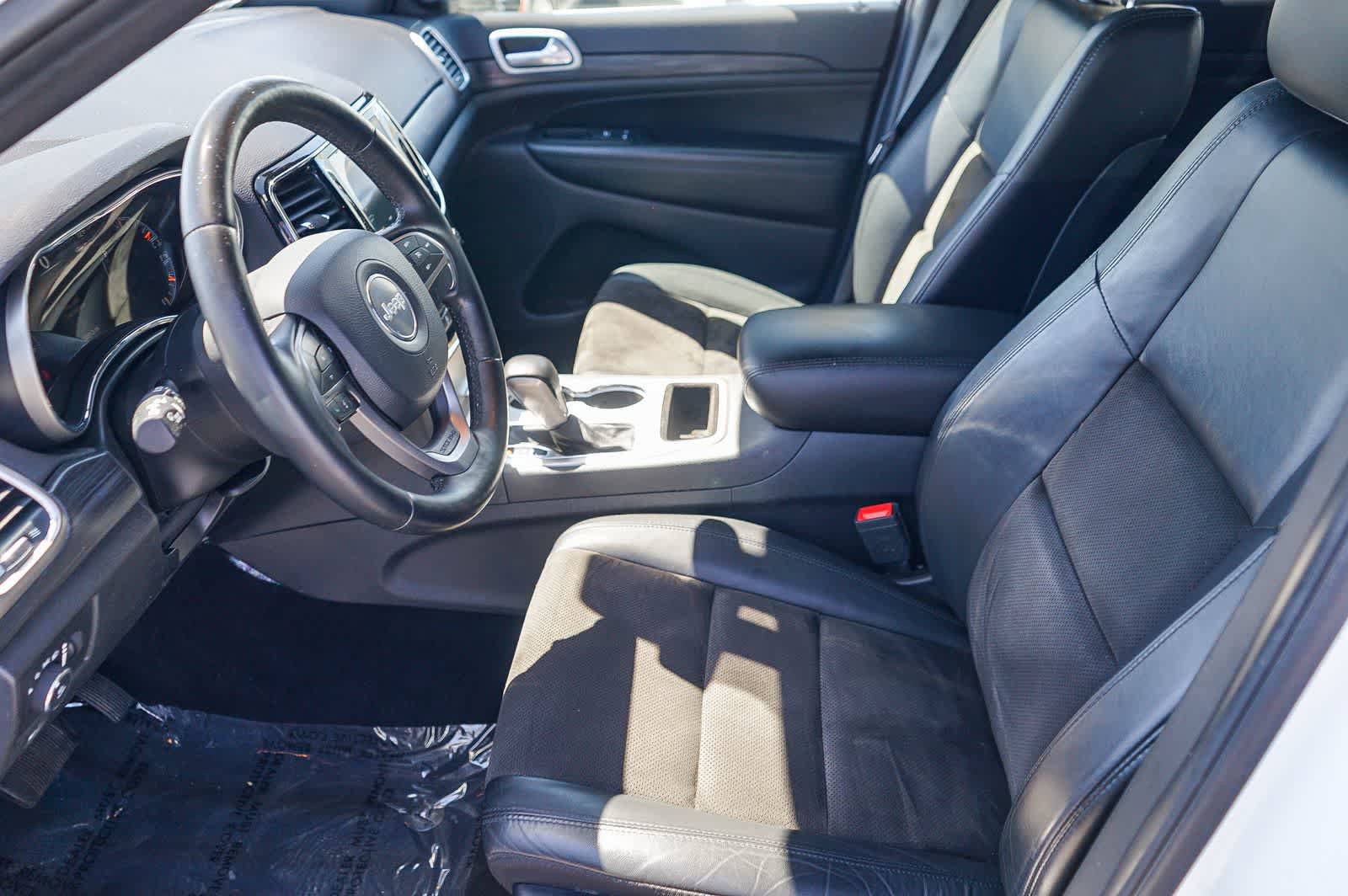 Used 2021 Jeep Grand Cherokee Laredo X image 17