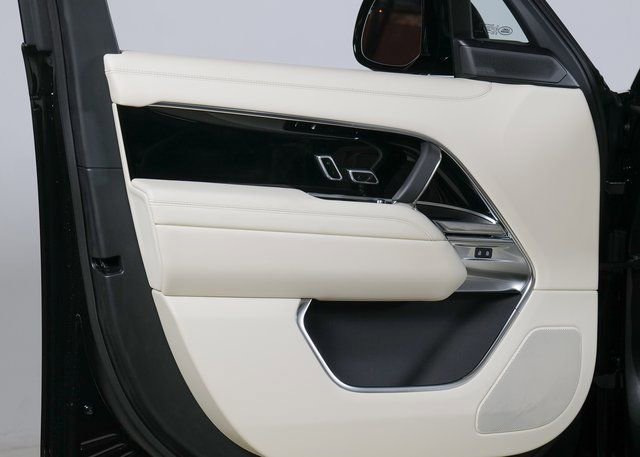 New 2026 Land Rover Range Rover SE AWD/4WD image 23