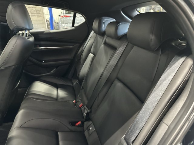 Used 2023 MAZDA MAZDA3 s FWD image 30