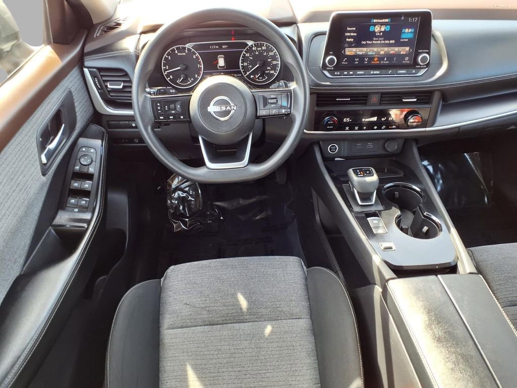 Used 2023 Nissan Rogue SV image 4