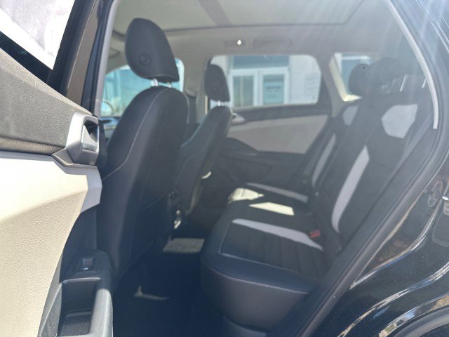 New 2025 Volkswagen Taos SEL image 20