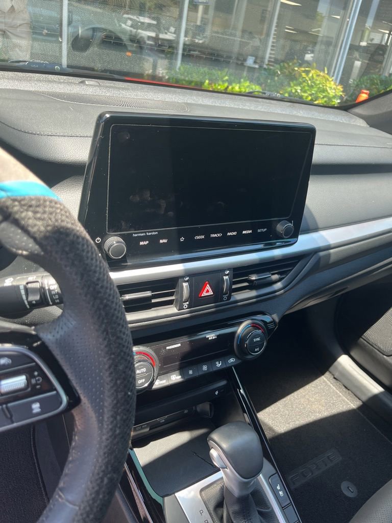 Used 2022 Kia Forte GT-Line w/ GT-Line Premium Package FWD image 8