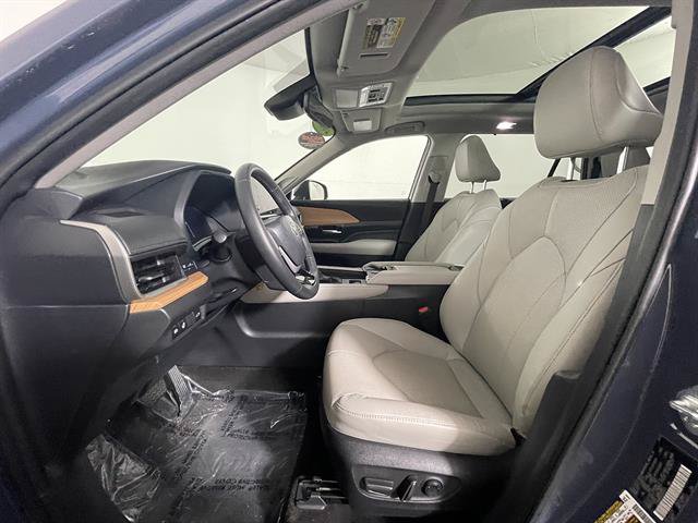 Certified 2024 Toyota Grand Highlander AWD image 9