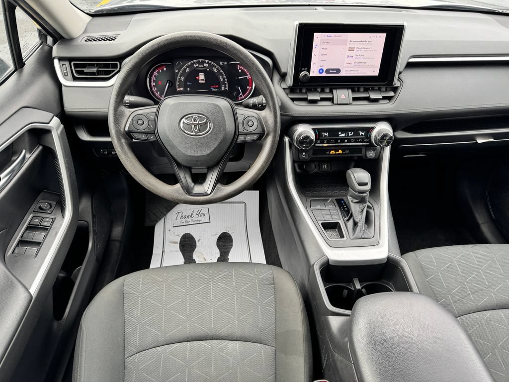 Used 2023 Toyota RAV4 XLE AWD/4WD image 19