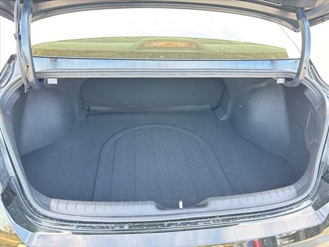 New 2025 Hyundai Elantra SEL image 23