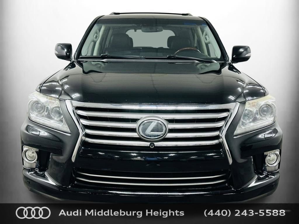 Used 2013 Lexus LX 570 4WD w/ Luxury Pkg w/Pre-crash image 2