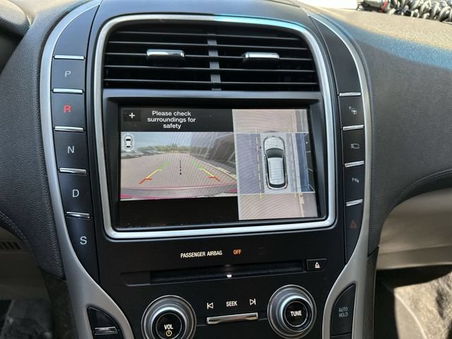 Used 2016 Lincoln MKX Reserve w/ Technology Package FWD image 18