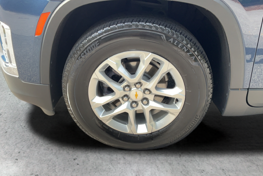 Used 2023 Chevrolet Traverse LS FWD image 25