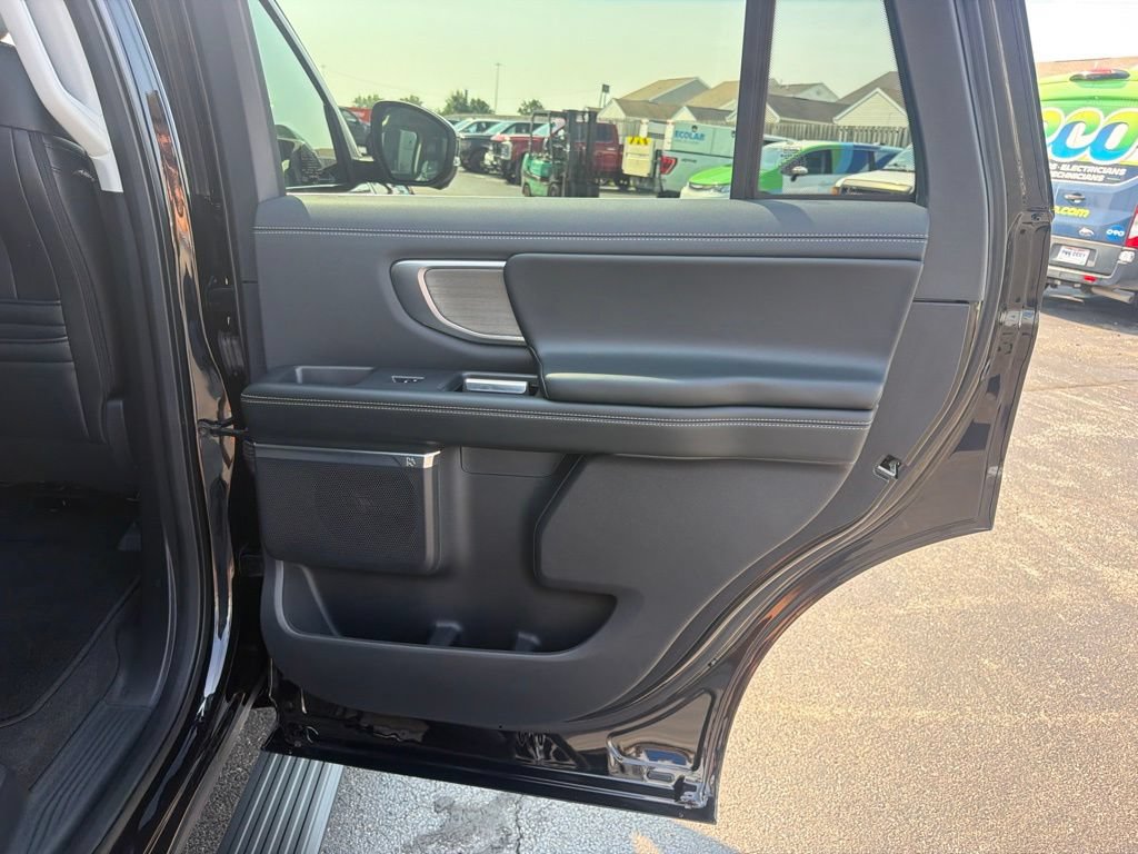 Used 2025 Ford Expedition Platinum AWD/4WD image 51
