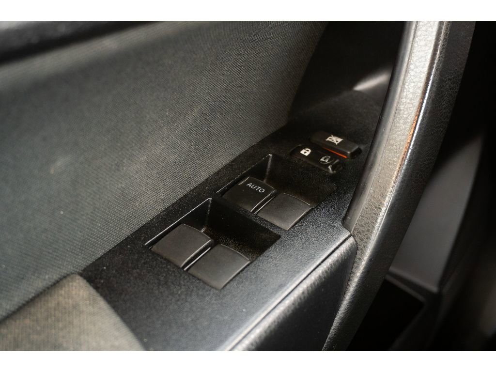 Used 2017 Toyota Corolla LE w/ Carpet Mat Package (TMS) image 25