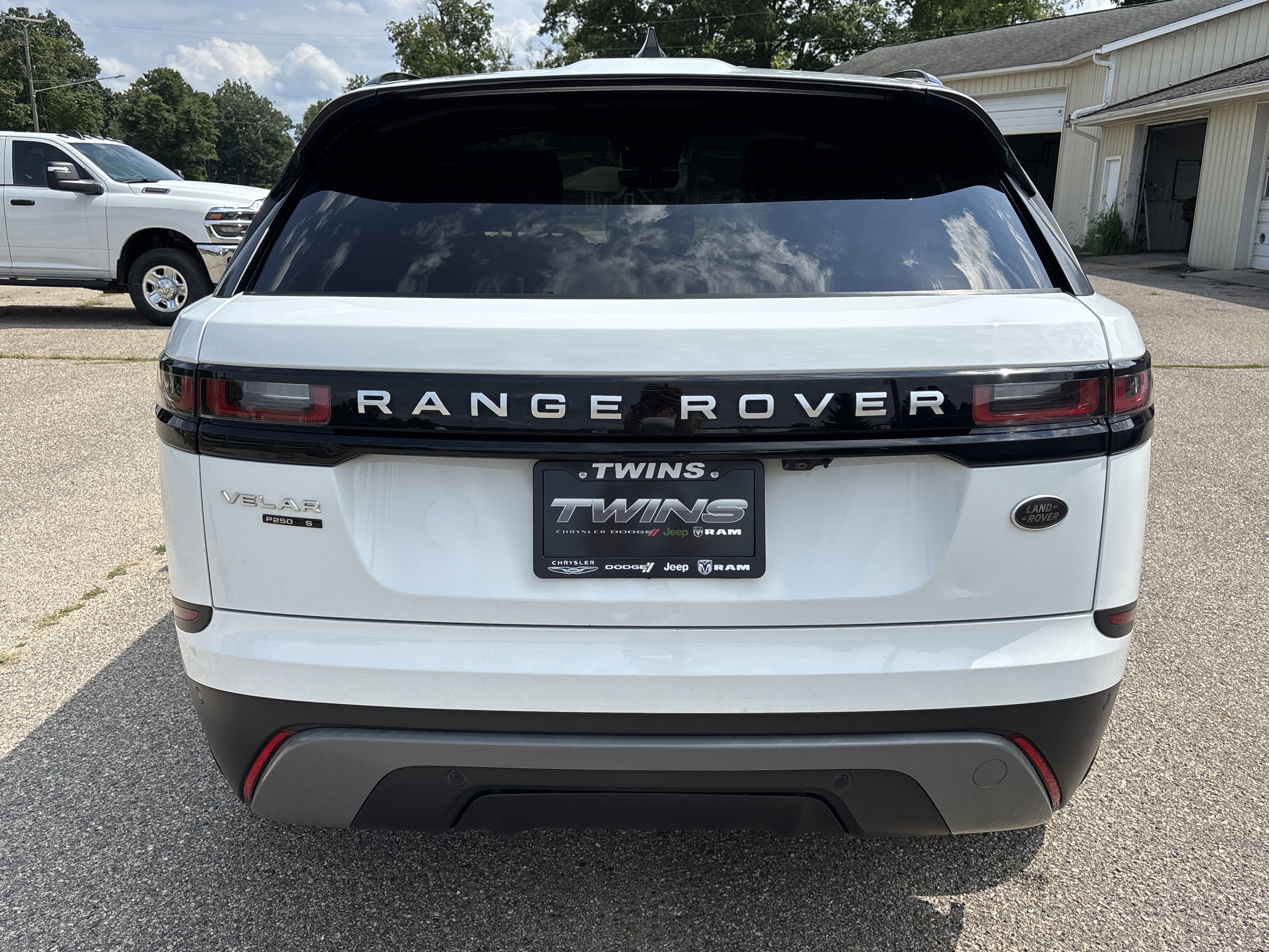 Used 2020 Land Rover Range Rover Velar S AWD/4WD image 6
