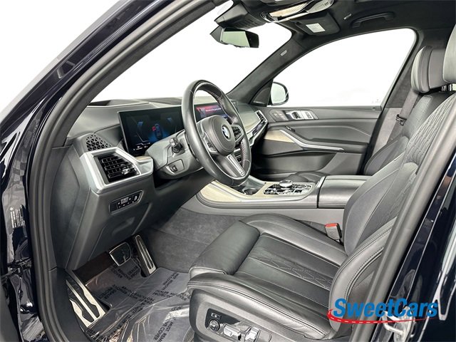 Used 2023 BMW X7 M60i w/ Executive Package image 9