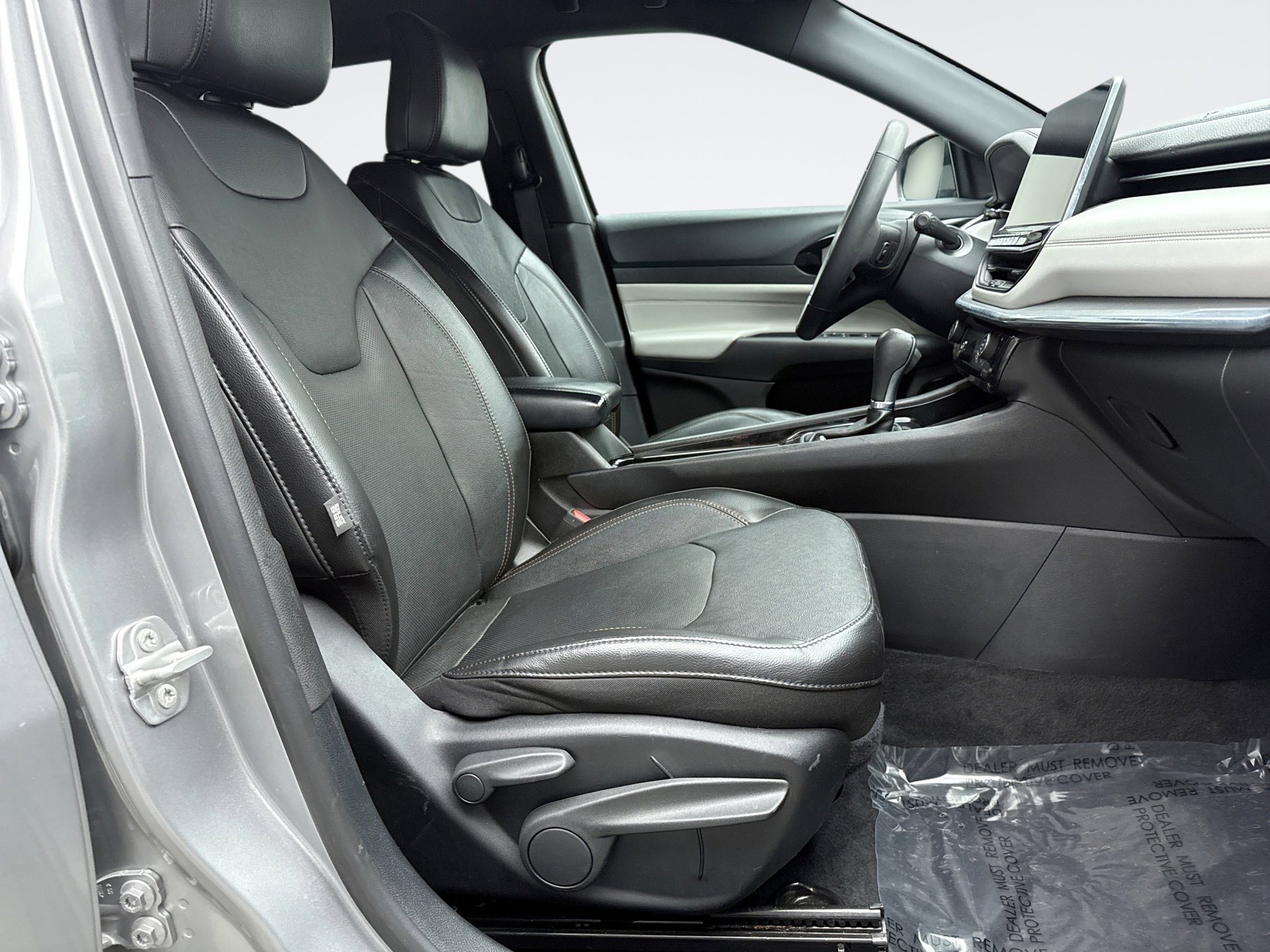 Used 2023 Jeep Compass Limited image 16