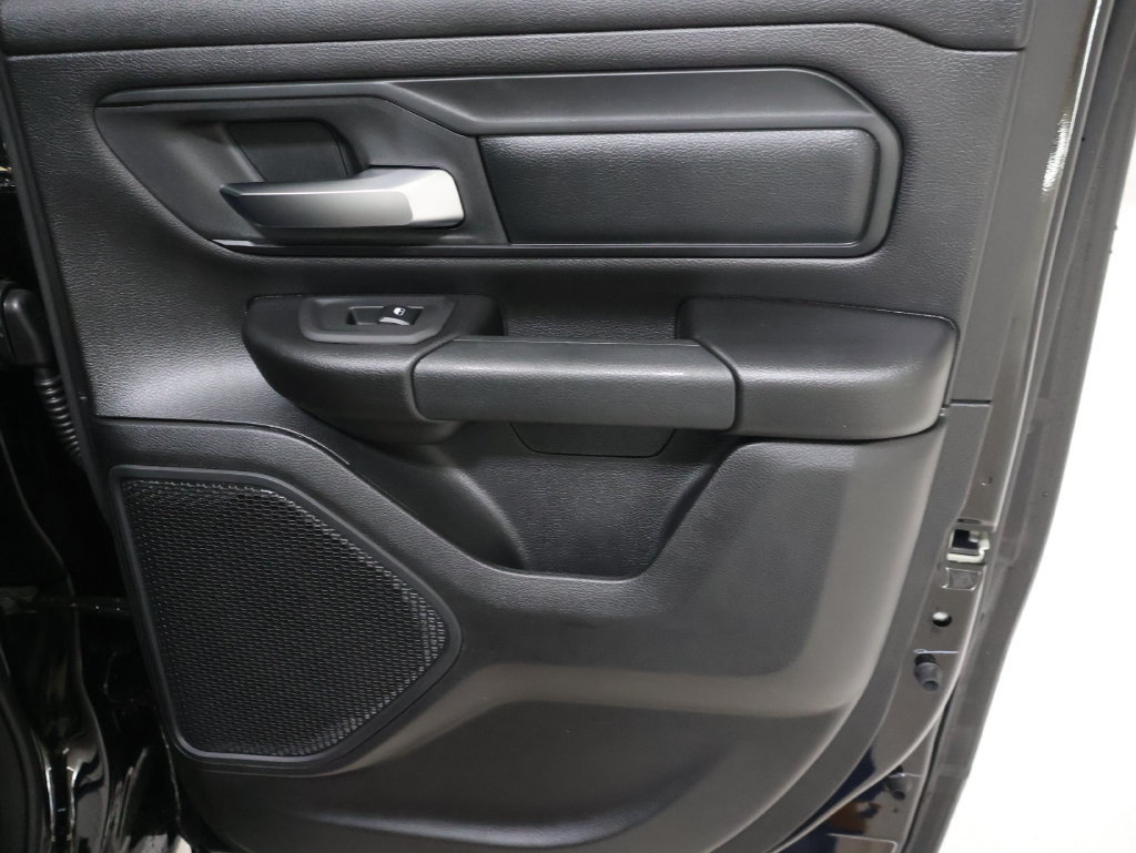 New 2026 RAM 1500 Express AWD/4WD image 13