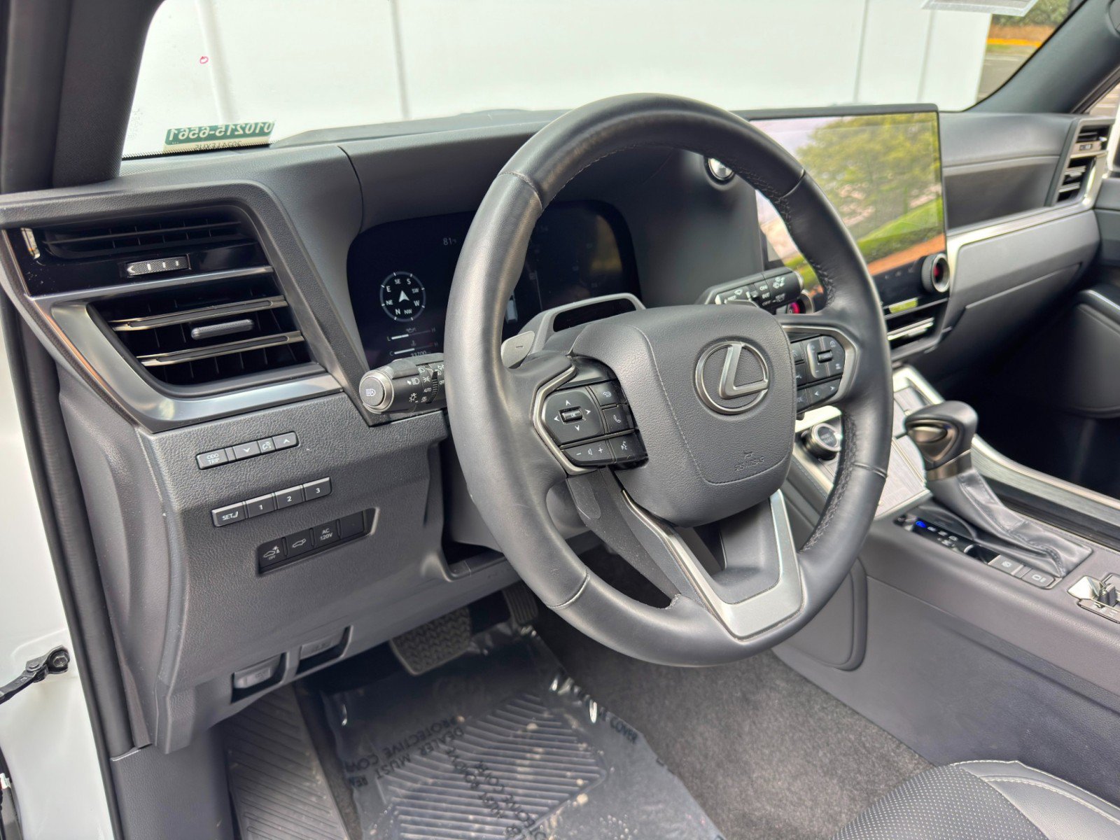 Used 2024 Lexus GX 550 w/ Cold Area Package AWD/4WD image 14