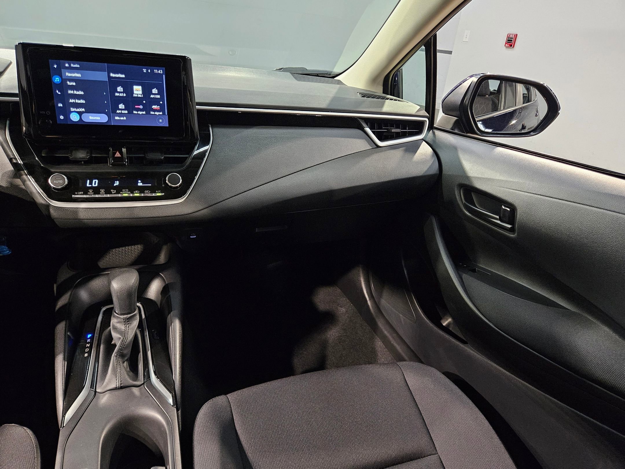 Used 2025 Toyota Corolla LE image 11