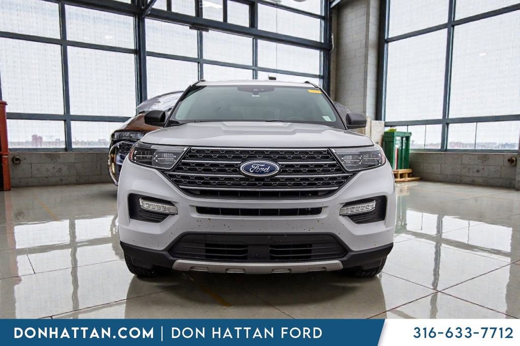 Used 2020 Ford Explorer XLT w/ Equipment Group 202A AWD/4WD image 26