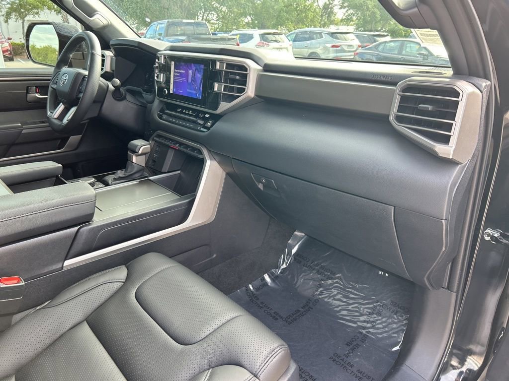 Used 2025 Toyota Sequoia SR5 AWD/4WD image 42