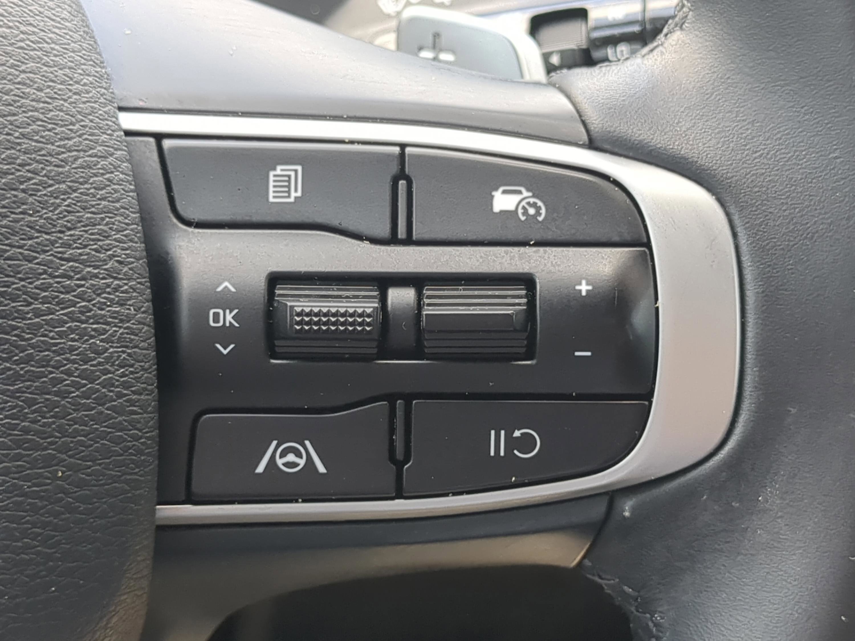Certified 2024 Kia Sportage EX w/ EX Premium Package AWD/4WD image 22