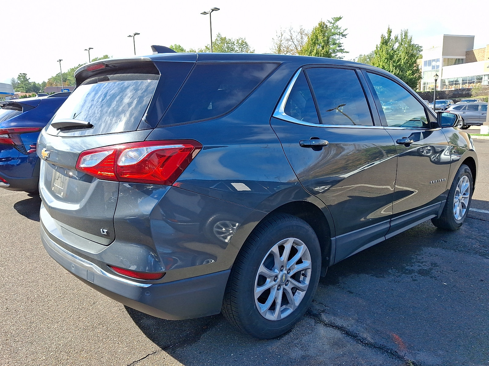 Used 2018 Chevrolet Equinox LT FWD image 4