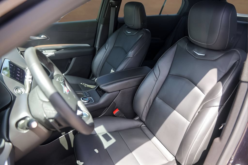 Certified 2023 Cadillac XT4 Premium Luxury FWD image 7