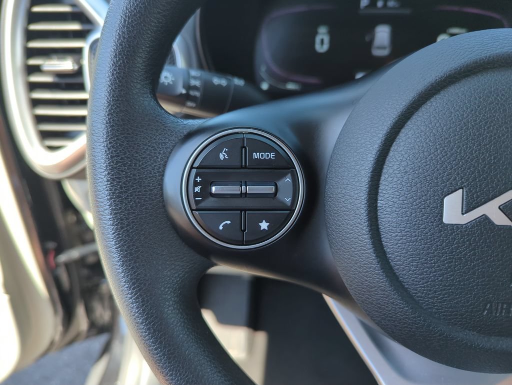 Used 2024 Kia Soul LX w/ Option Group 015 FWD image 22