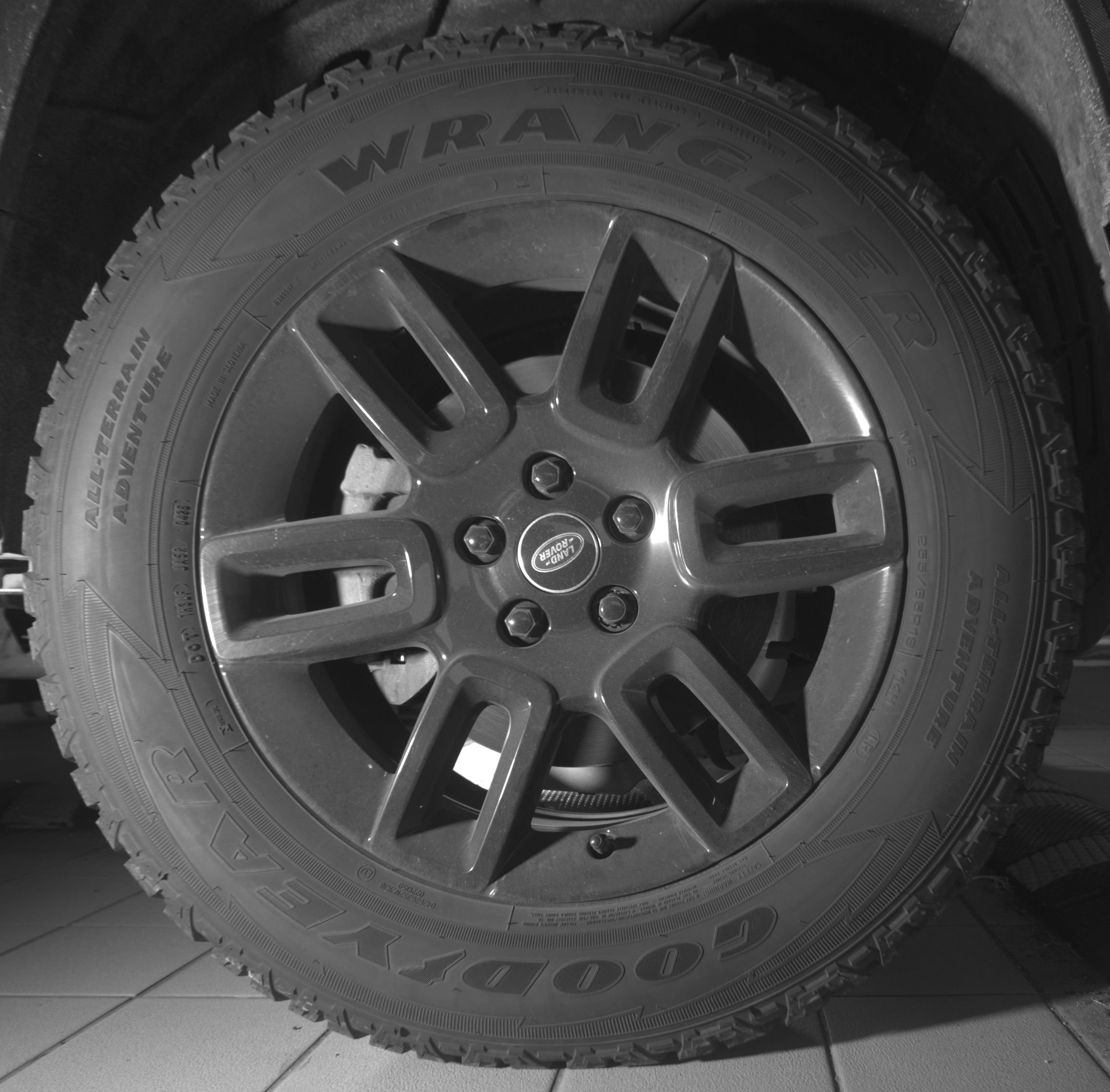 Used 2023 Land Rover Defender 110 S AWD/4WD image 26