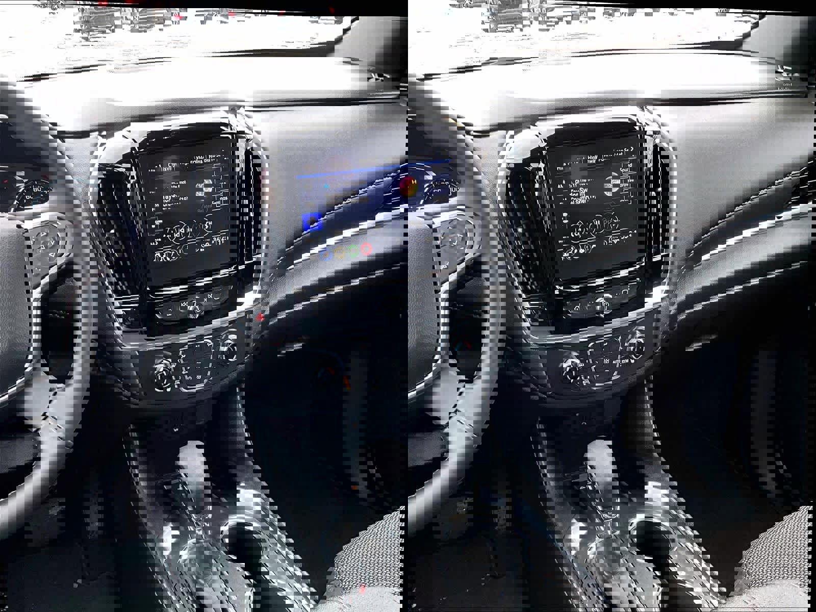 Used 2023 Chevrolet Traverse LT w/ Midnight/Sport Edition image 18