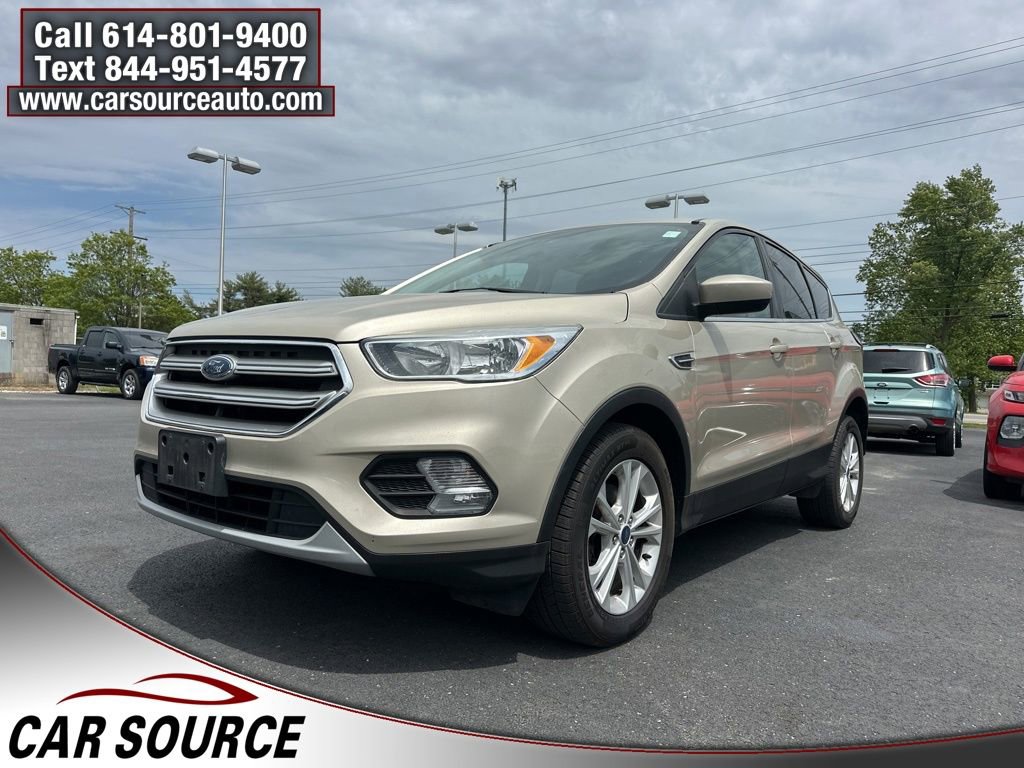 Used 2017 Ford Escape SE FWD video 1