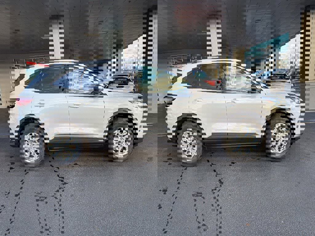 New 2026 Ford Escape Active w/ Active Premium Tech Pack image 3
